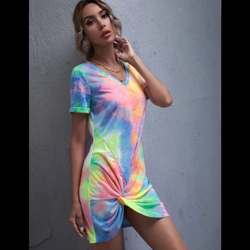 🆕 Tye Dye front twist hem beach/ pool dress